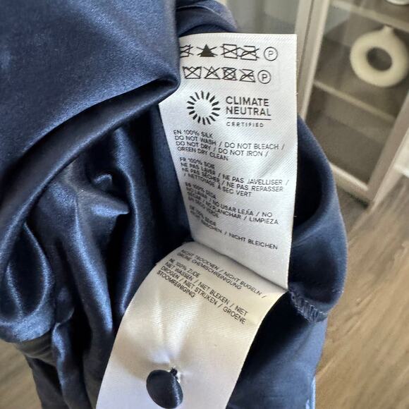 Reformation Daniela Silk Maxi Dress 4 NEW Navy Sleeveless V-Cut Halter Satin NWT - Picture 7 of 7